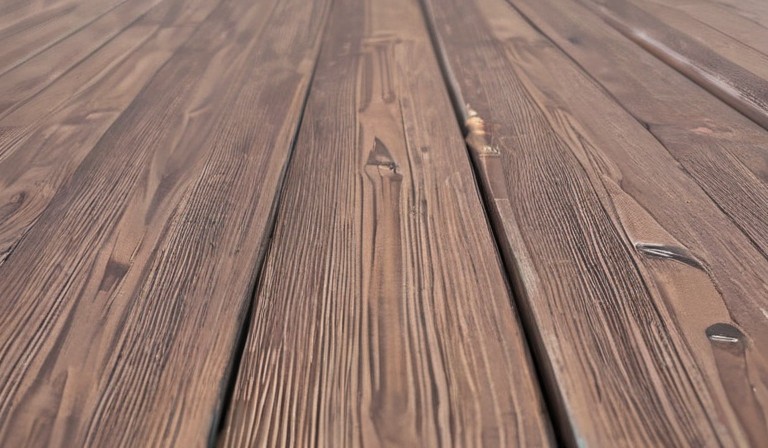 Is it possible to paint composite deck boards?