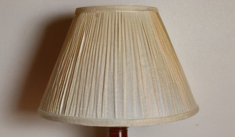 Transforming Your Decor: A Guide to Painting Fabric Lamp Shades