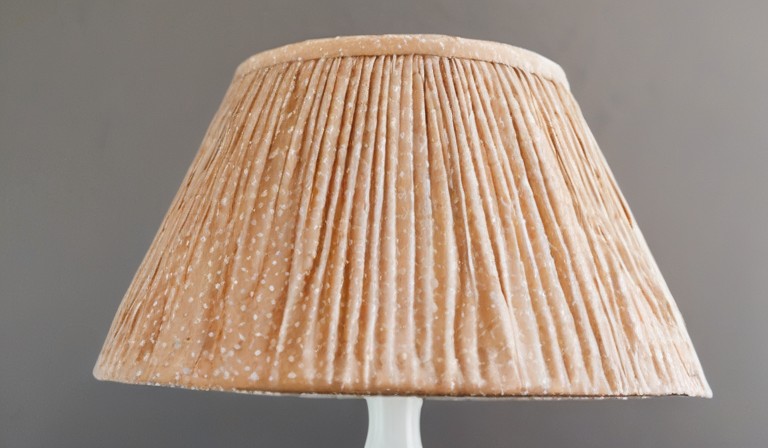 Achieve a Fresh Look: Transform Your Lampshade with Fabric Painting Techniques