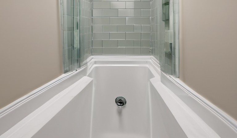 The Proper Steps to Painting a Fiberglass Shower