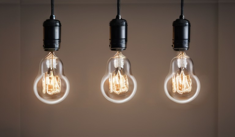 Can You Paint Light Bulbs? Exploring the World of DIY Light Bulb Customization