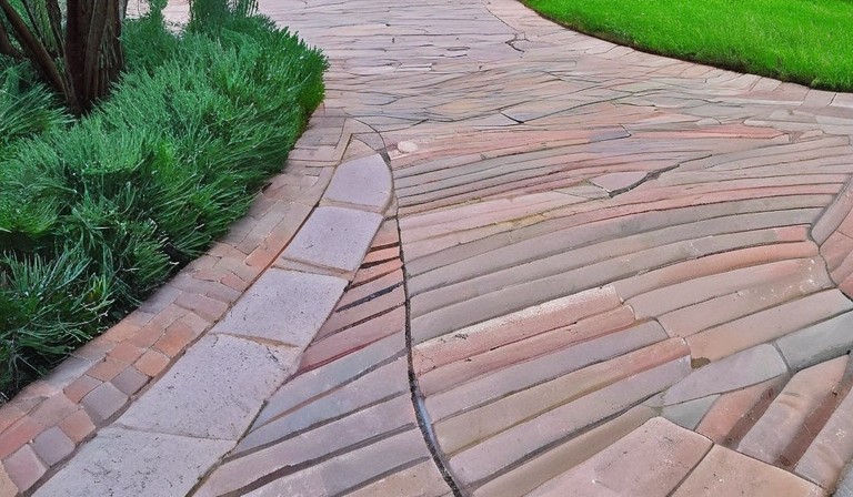 Can Pavers Be Painted in a Different Color?