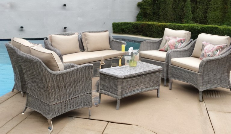 The Dos and Don'ts of Spray Painting Wicker Patio Furniture