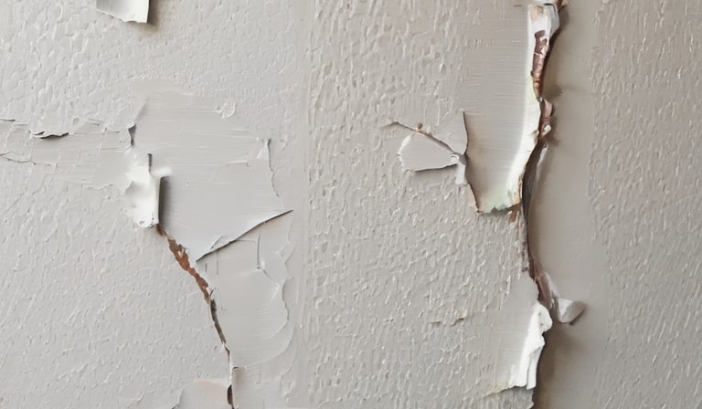 Understanding the Causes of Cracking in Paint as it Dries: Exploring Common Culprits